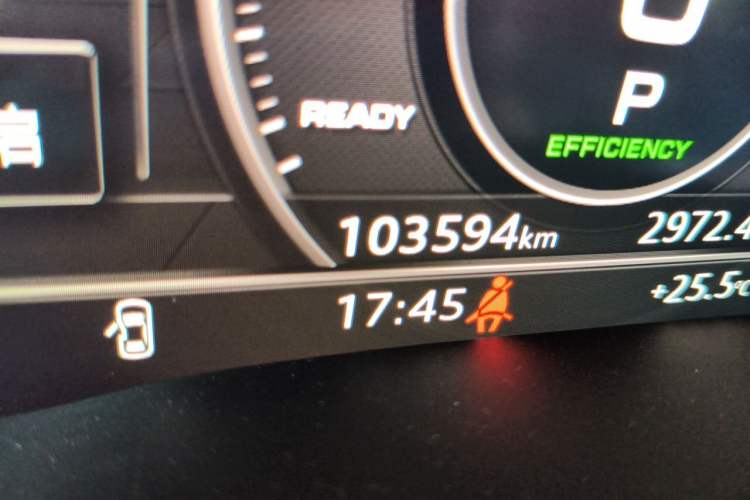 Used Audi A4L 2018 30th Anniversary Edition 40 TFSI Fashion Model Odometer Close Up