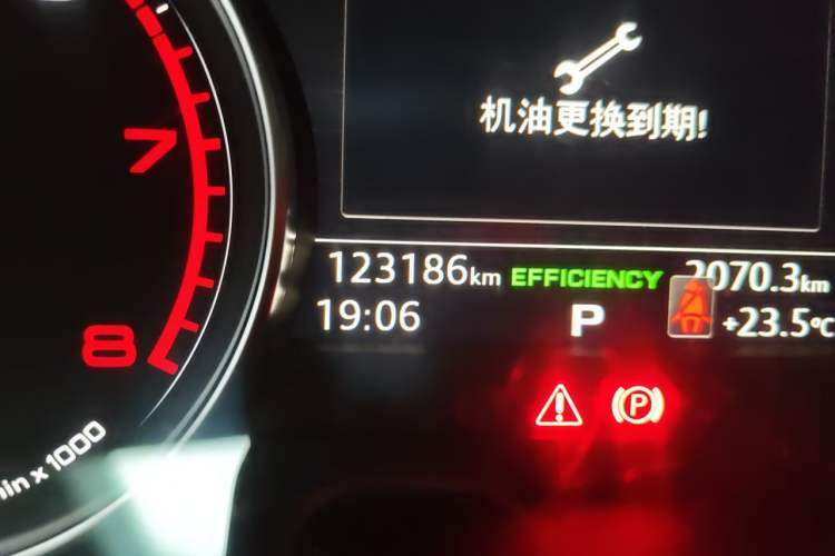Used Audi A4L 2018 30th Anniversary Edition 40 TFSI Trendy Model Odometer Close Up