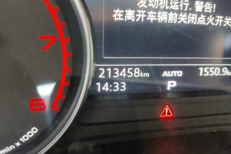 Used Audi A4L 2018 30th Anniversary Edition 40 TFSI Fashion Model Odometer Close Up