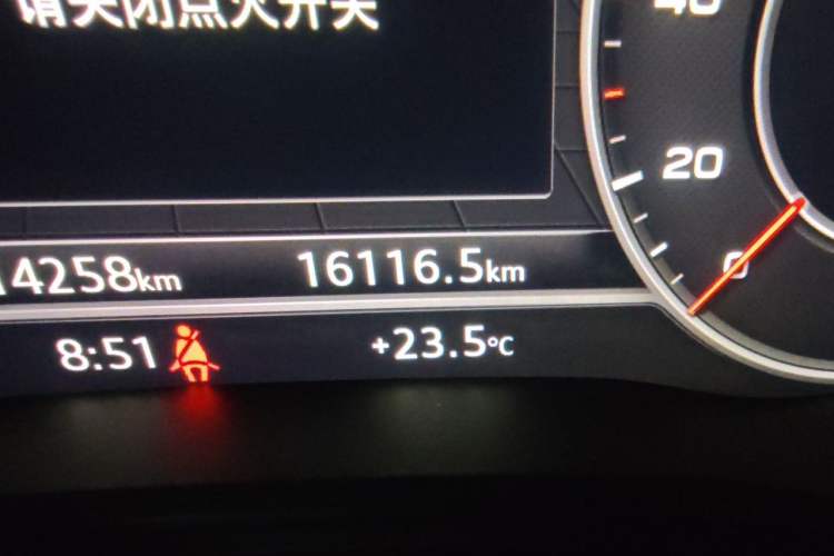 Used Audi A4L 2018 30th Anniversary Edition 40 TFSI Fashion Model Odometer Close Up