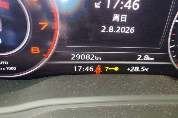 Used Audi A4L 2018 30th Anniversary Edition 40 TFSI Fashion Model Odometer Close Up