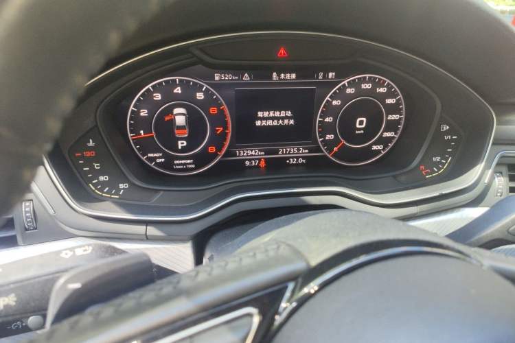 Used Audi A4L 2018 30th Anniversary Edition 40 TFSI Fashion Model Odometer Close Up