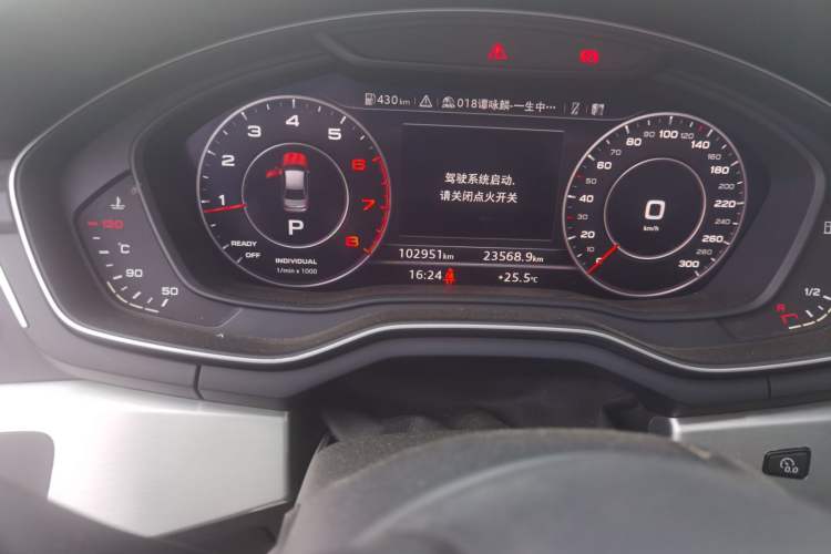 Used Audi A4L 2018 30th Anniversary Edition 40 TFSI Fashion Model Odometer Close Up
