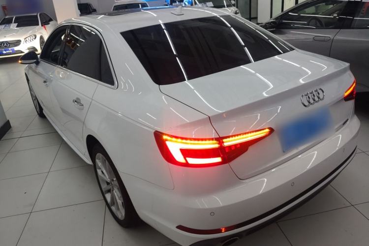 Used Audi A4L 2018 30th Anniversary Edition 40 TFSI Fashion Model Rear Left 45 Deg