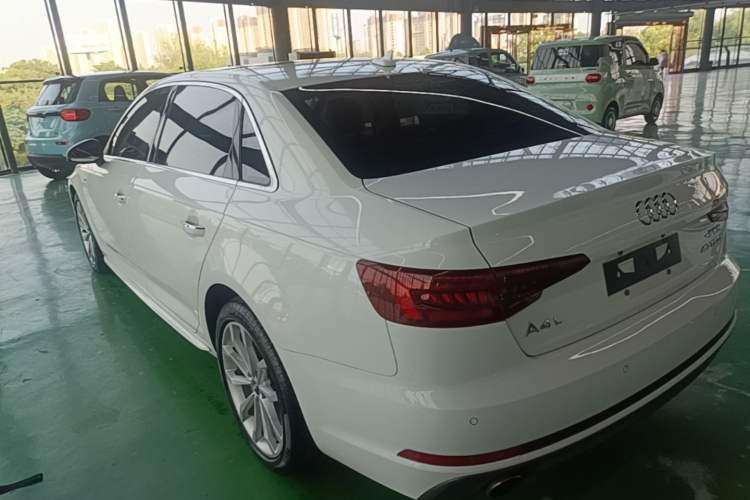 Used Audi A4L 2018 30th Anniversary Edition 40 TFSI Fashion Model Rear Left 45 Deg