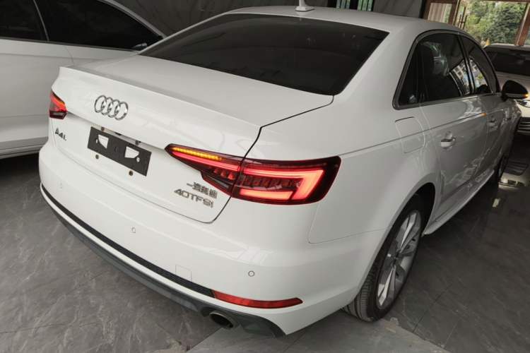 Used Audi A4L 2018 30th Anniversary Edition 40 TFSI Fashion Model Rear Right 45 Deg