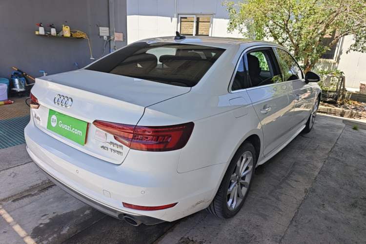 Used Audi A4L 2018 30th Anniversary Edition 40 TFSI Trendy Model Rear Right 45 Deg