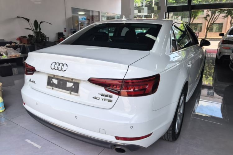 Used Audi A4L 2018 30th Anniversary Edition 40 TFSI Trendy Model Rear Right 45 Deg