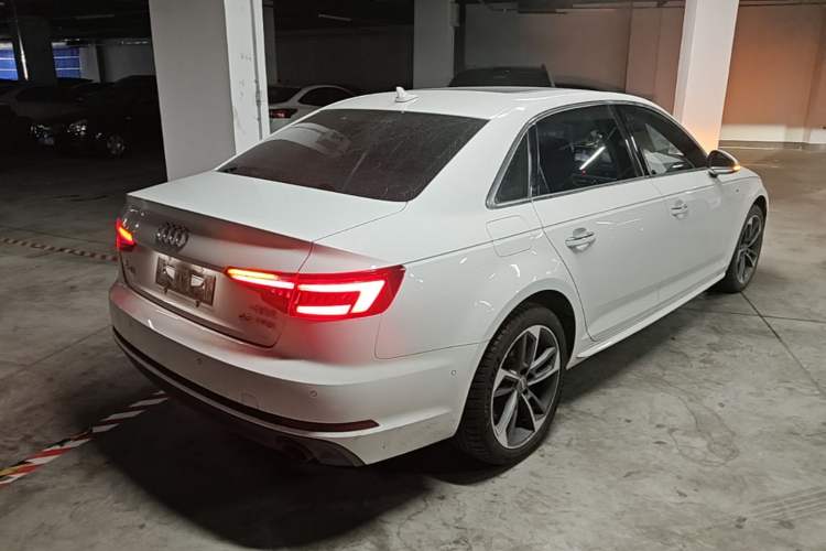 Used Audi A4L 2018 30th Anniversary Edition 40 TFSI Sport Edition Rear Right 45 Deg