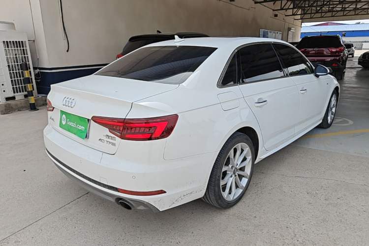 Used Audi A4L 2018 30th Anniversary Edition 40 TFSI Fashion Model Rear Right 45 Deg
