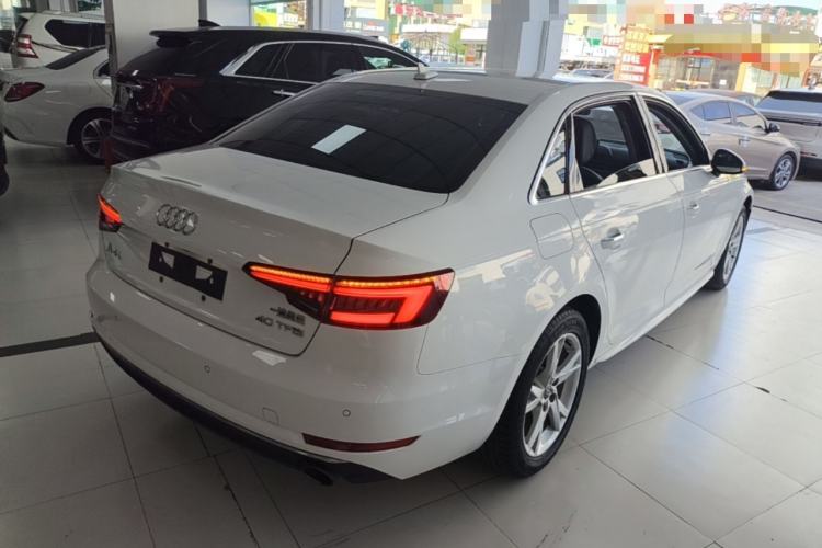 Used Audi A4L 2018 30th Anniversary Edition 40 TFSI Trendy Model Rear Right 45 Deg