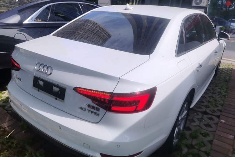 Used Audi A4L 2018 30th Anniversary Edition 40 TFSI Trendy Model Rear Right 45 Deg
