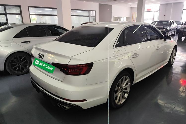Used Audi A4L 2018 30th Anniversary Edition 40 TFSI Fashion Model Rear Right 45 Deg