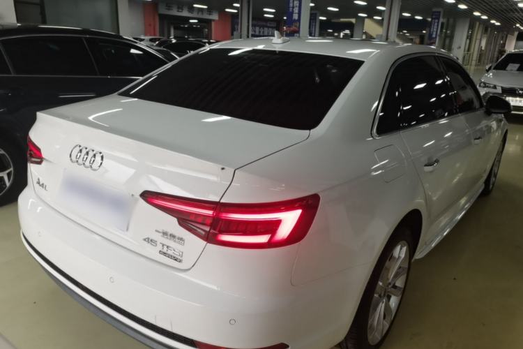 Used Audi A4L 2018 30th Anniversary Edition 40 TFSI Fashion Model Rear Right 45 Deg