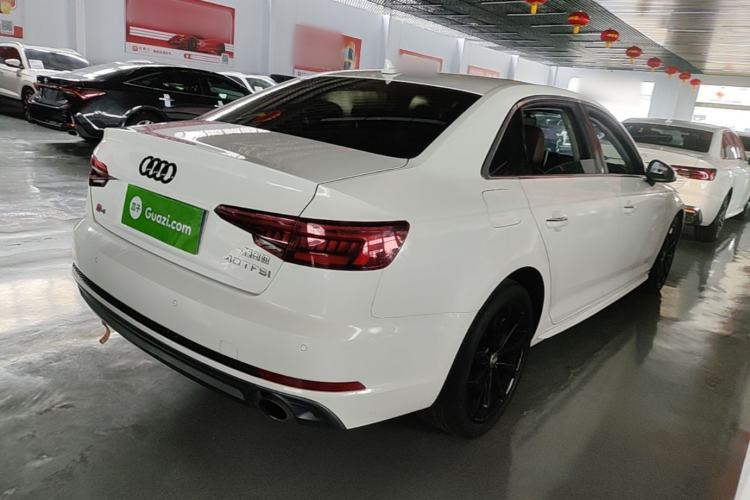 Used Audi A4L 2018 30th Anniversary Edition 40 TFSI Fashion Model Rear Right 45 Deg