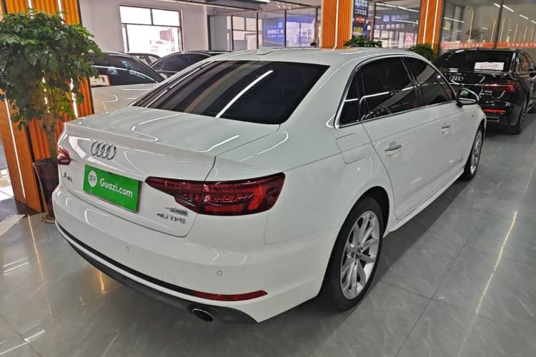 Used Audi A4L 2018 30th Anniversary Edition 40 TFSI Fashion Model Rear Right 45 Deg