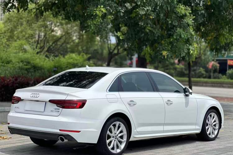 Used Audi A4L 2018 30th Anniversary Edition 40 TFSI Trendy Model Rear Right 45 Deg