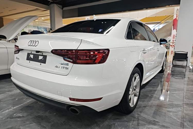 Used Audi A4L 2018 30th Anniversary Edition 40 TFSI Trendy Model Rear Right 45 Deg