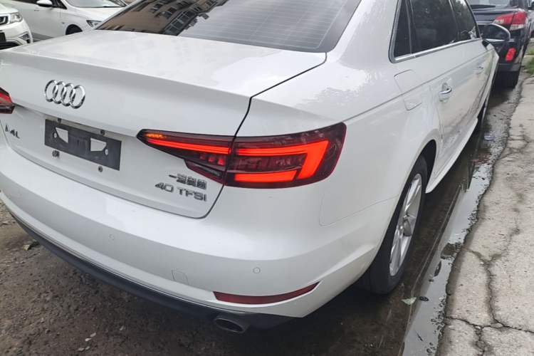 Used Audi A4L 2018 30th Anniversary Edition 40 TFSI Trendy Model Rear Right 45 Deg