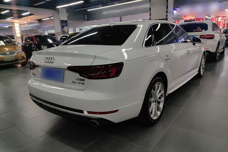Used Audi A4L 2018 30th Anniversary Edition 40 TFSI Trendy Model Rear Right 45 Deg