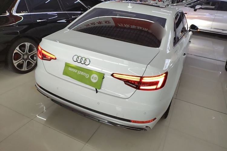 Used Audi A4L 2018 30th Anniversary Edition 40 TFSI Fashion Model Rear Right 45 Deg