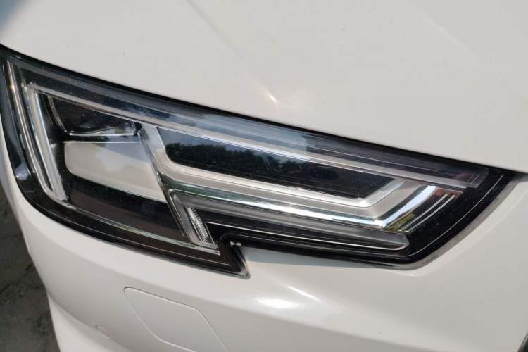 Used Audi A4L 2018 30th Anniversary Edition 40 TFSI Fashion Model Right Front Headlight