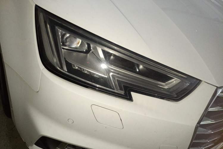 Used Audi A4L 2018 30th Anniversary Edition 45 TFSI quattro Individual Sport Edition Right Front Headlight