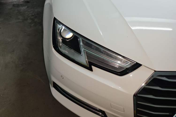 Used Audi A4L 2018 30th Anniversary Edition 40 TFSI Fashion Model Right Front Headlight
