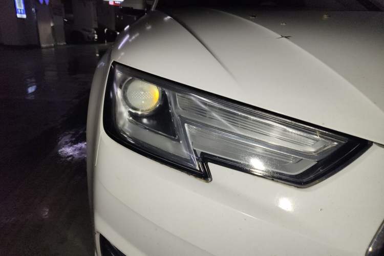 Used Audi A4L 2018 30th Anniversary Edition 30 TFSI Ambition Model Right Front Headlight