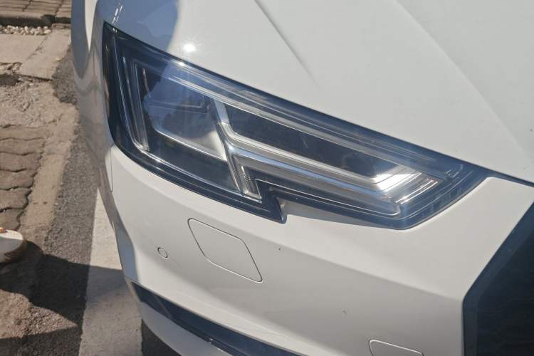 Used Audi A4L 2018 30th Anniversary Edition 45 TFSI quattro Individual Sport Edition Right Front Headlight