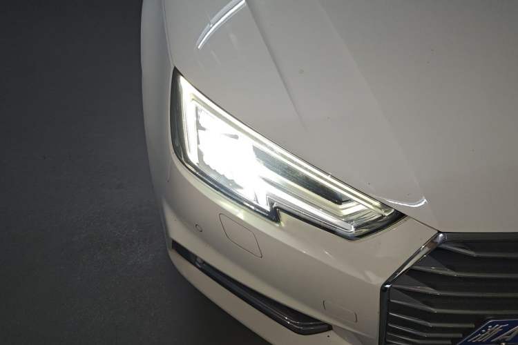 Used Audi A4L 2018 30th Anniversary Edition 40 TFSI Fashion Model Right Front Headlight