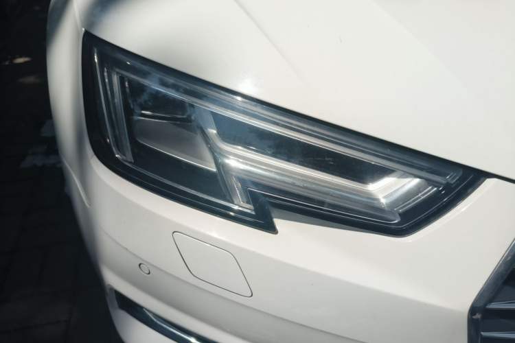 Used Audi A4L 2018 30th Anniversary Edition 40 TFSI Trendy Model Right Front Headlight