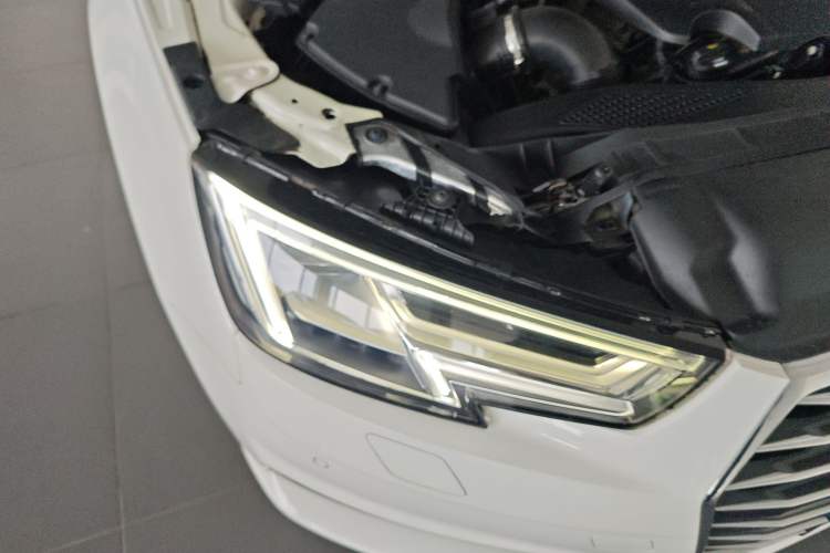 Used Audi A4L 2018 30th Anniversary Edition 40 TFSI Trendy Model Right Front Headlight