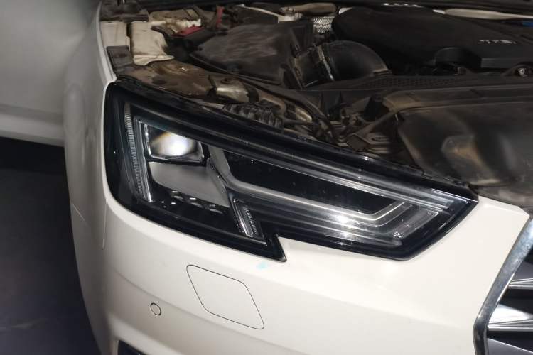 Used Audi A4L 2018 30th Anniversary Edition 40 TFSI Trendy Model Right Front Headlight