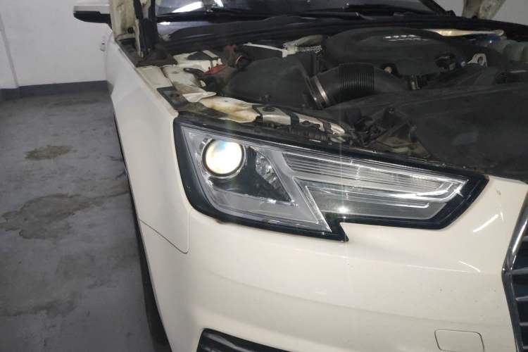 Used Audi A4L 2018 30th Anniversary Edition 30 TFSI Ambition Model Right Front Headlight
