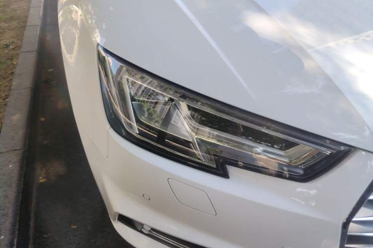 Used Audi A4L 2018 30th Anniversary Edition 45 TFSI quattro Individual Sport Edition Right Front Headlight