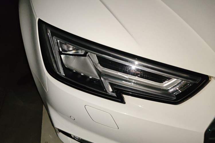 Used Audi A4L 2018 30th Anniversary Edition 40 TFSI Trendy Model Right Front Headlight