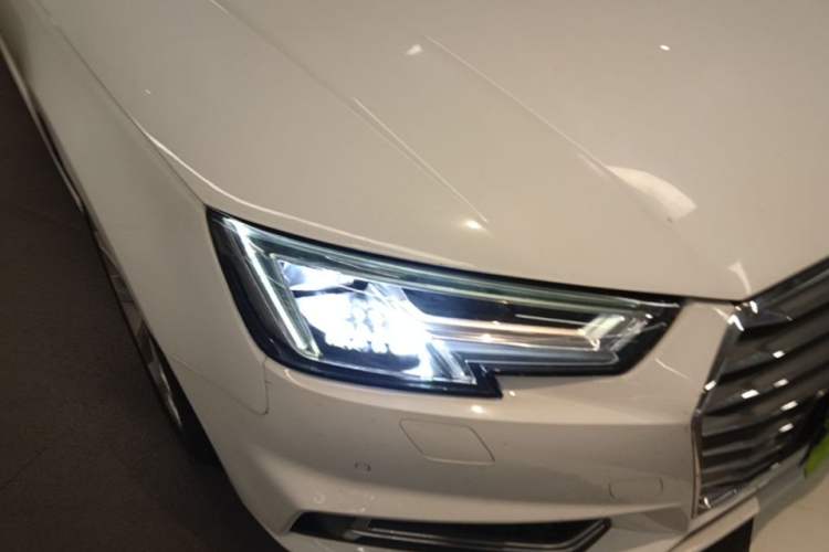 Used Audi A4L 2018 30th Anniversary Edition 40 TFSI Fashion Model Right Front Headlight