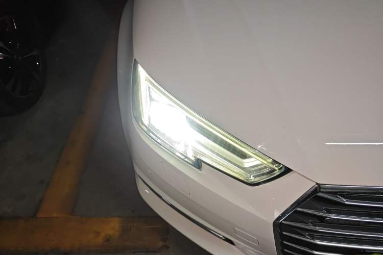 Used Audi A4L 2018 30th Anniversary Edition 40 TFSI Trendy Model Right Front Headlight