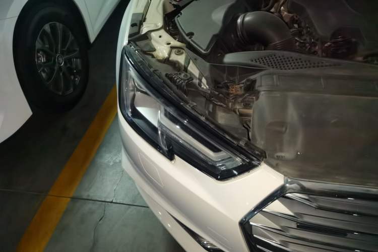 Used Audi A4L 2018 30th Anniversary Edition 45 TFSI quattro Individual Sport Edition Right Front Headlight