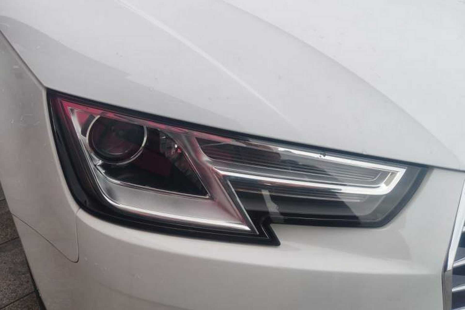 Used Audi A4L 2018 30th Anniversary Edition 30 TFSI Ambition Model Right Front Headlight