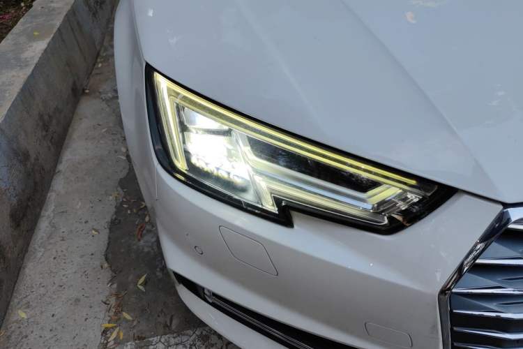 Used Audi A4L 2018 30th Anniversary Edition 40 TFSI Fashion Model Right Front Headlight