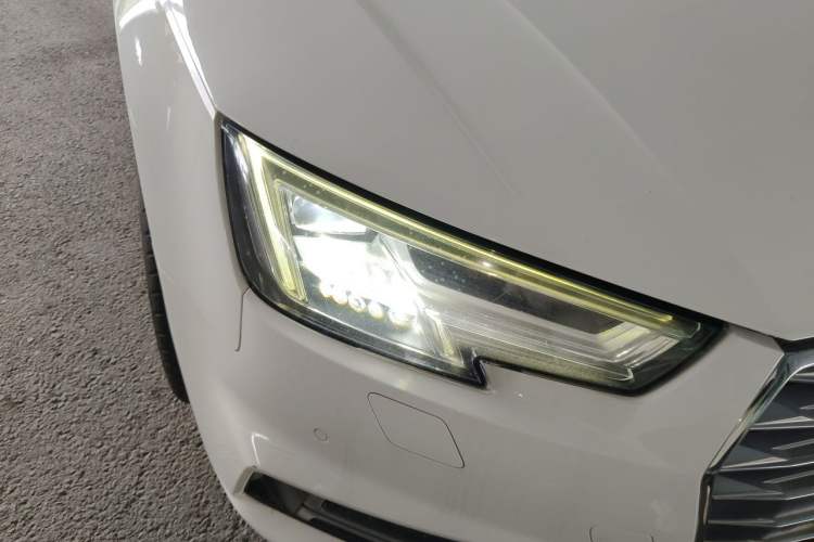 Used Audi A4L 2018 30th Anniversary Edition 40 TFSI Fashion Model Right Front Headlight