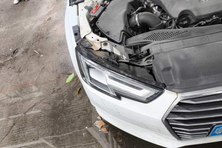 Used Audi A4L  Right Front Headlight
