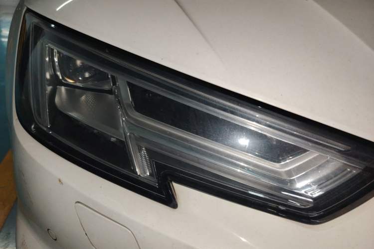 Used Audi A4L 2018 30th Anniversary Edition 45 TFSI quattro Individual Sport Edition Right Front Headlight