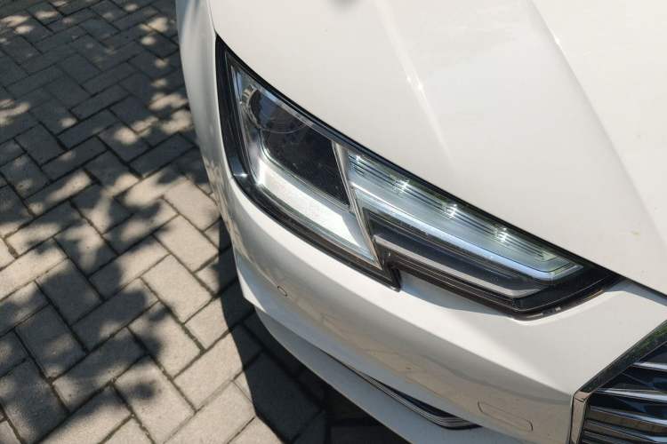 Used Audi A4L 2018 30th Anniversary Edition 40 TFSI Trendy Model Right Front Headlight