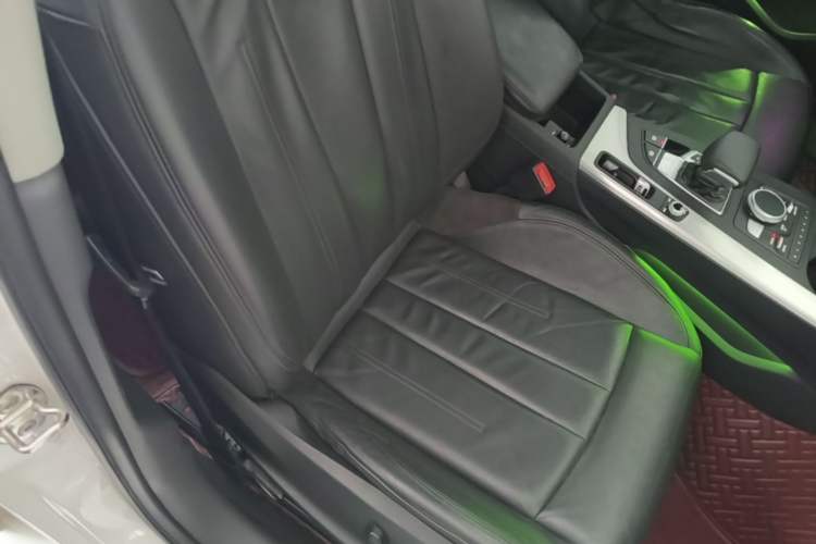 Used Audi A4L 2018 30th Anniversary Edition 40 TFSI Fashion Model Right Front Seat