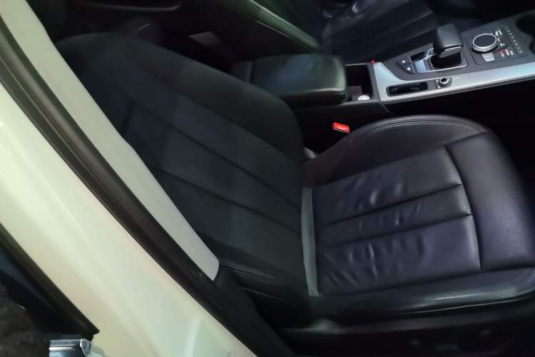 Used Audi A4L 2018 30th Anniversary Edition 40 TFSI Fashion Model Right Front Seat