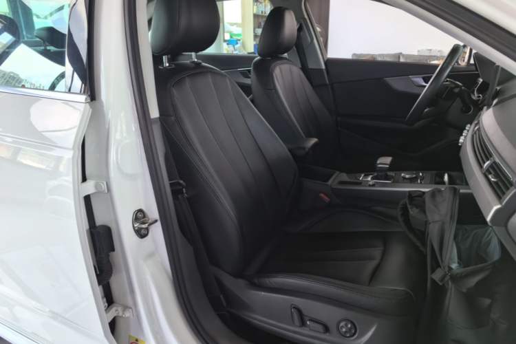 Used Audi A4L 2018 30th Anniversary Edition 40 TFSI Trendy Model Right Front Seat