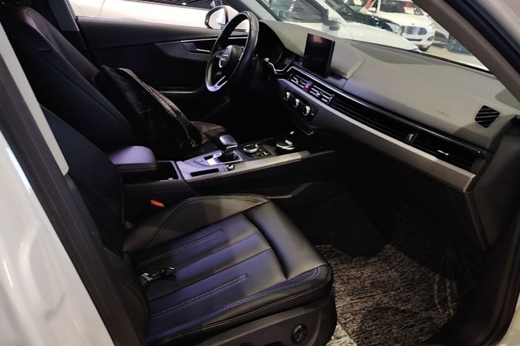 Used Audi A4L 2018 30th Anniversary Edition 40 TFSI Trendy Model Right Front Seat